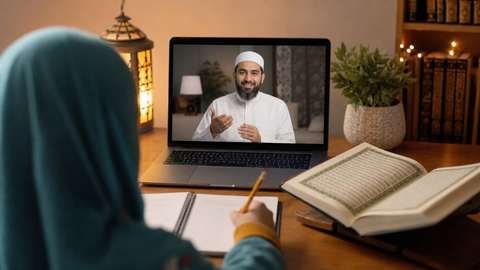 Quran teacher delivering a live Tajweed lesson